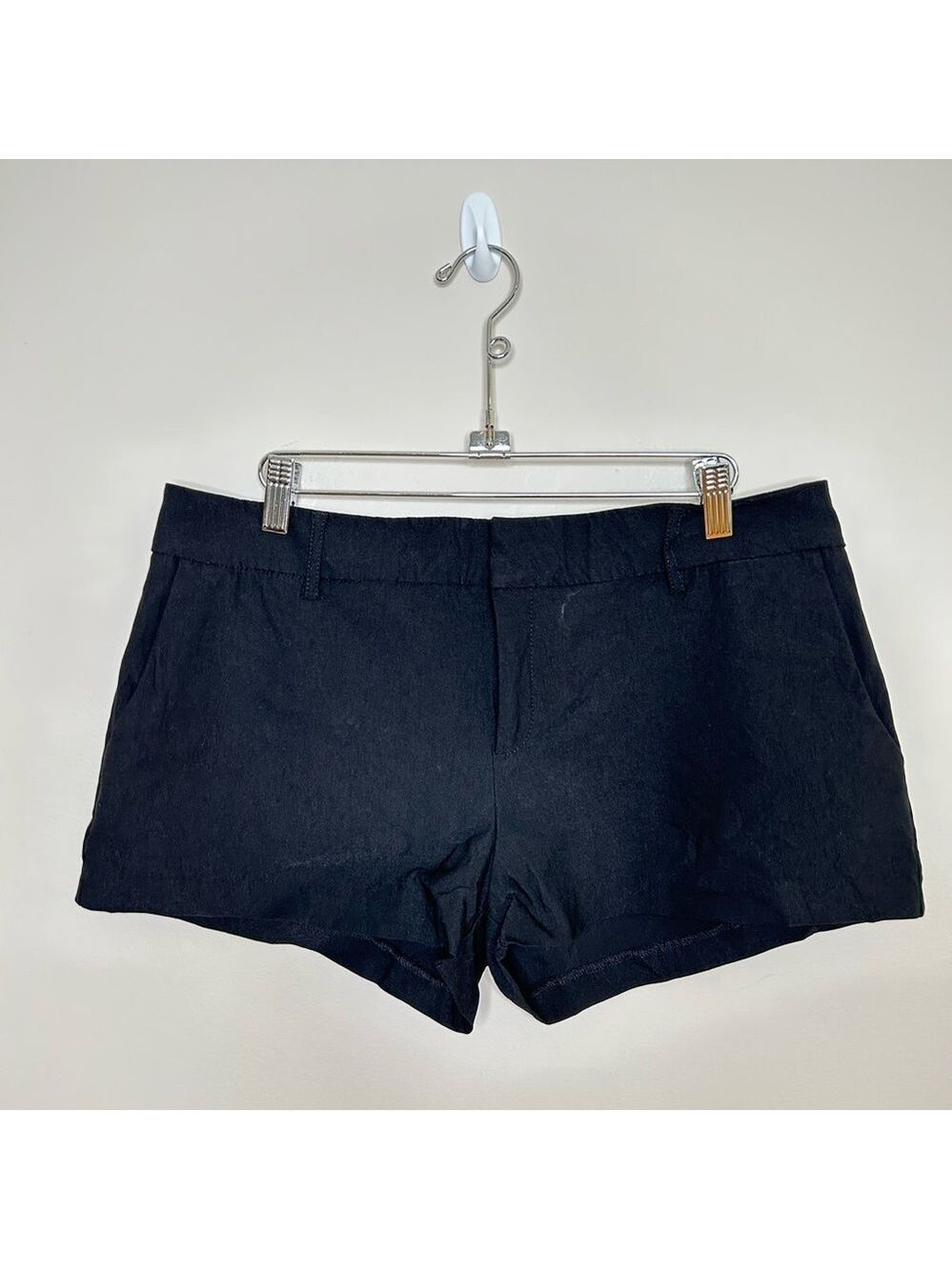 Guess Black Stretch Dress Shorts Large 1.5 Inch Inseam
